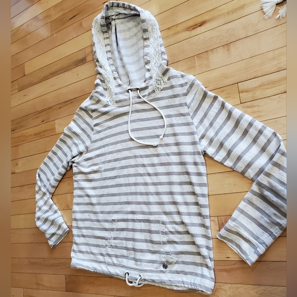 Kismet Striped Pullover Birthday Cake patterned Hoodie size medium - Picture 1 of 11